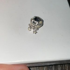 Pandora 2018 rockettes charm…in good condition.